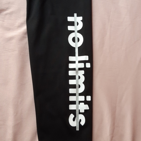 Forever 21 Active No Limits yoga pants - Picture 4 of 7